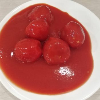Whole peeled tomato-tomato with high concentration tomato juice