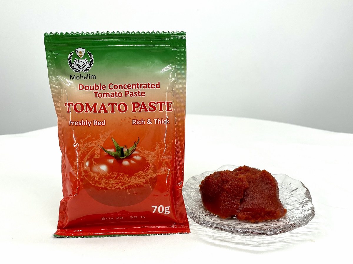 Flat pouch tomato paste 70g Brix 28-30%